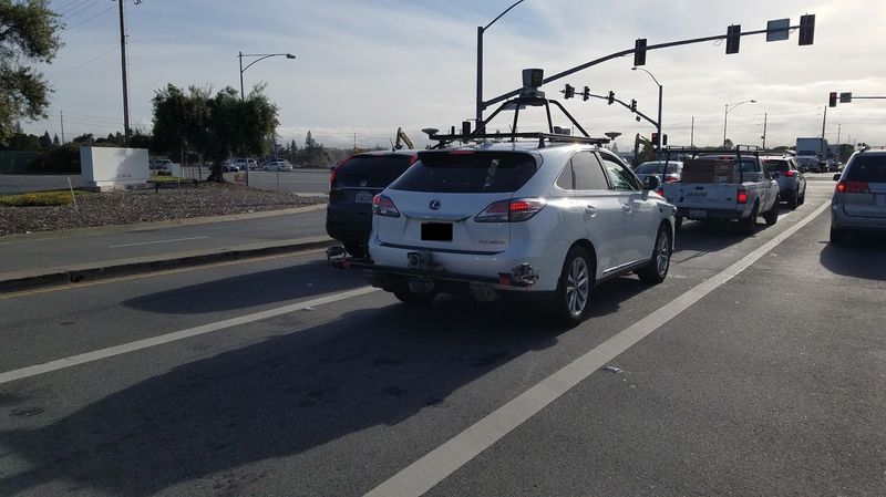 apple-car-lexus-suv.jpg