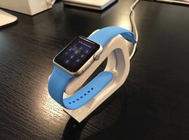 apple-watch-charging-stand-evancli-thingiverse-640x475
