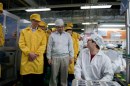 Tim Cook visita gli stabilimenti Foxconn in Cina